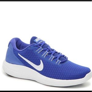 NIKE Lightweight Running Shoes